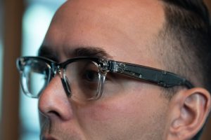 Revolutionizing Vision: A Glimpse into the Future of Smart Glasses